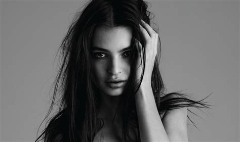 emily nude|Emily Ratajkowski Full Frontal Nude Photoshoot For Treats (NSFW)